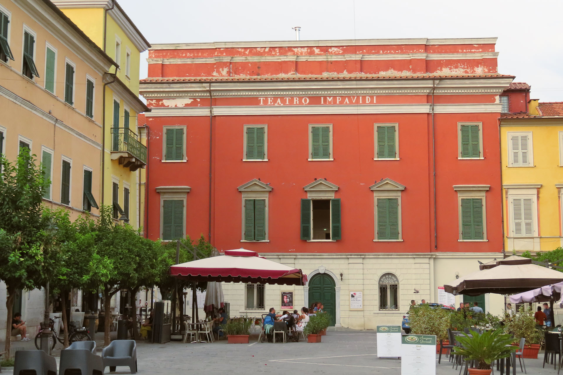 facciata del Teatro degli Impavidi di Sarzana CC4.0